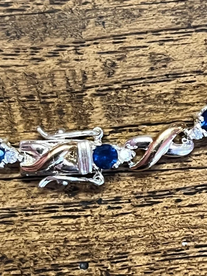 Женский теннисный браслет 8 карат круглой огранки с имитацией сапфира 14 карат 2-цветное золотое покрытие - Изображение 2 из 4