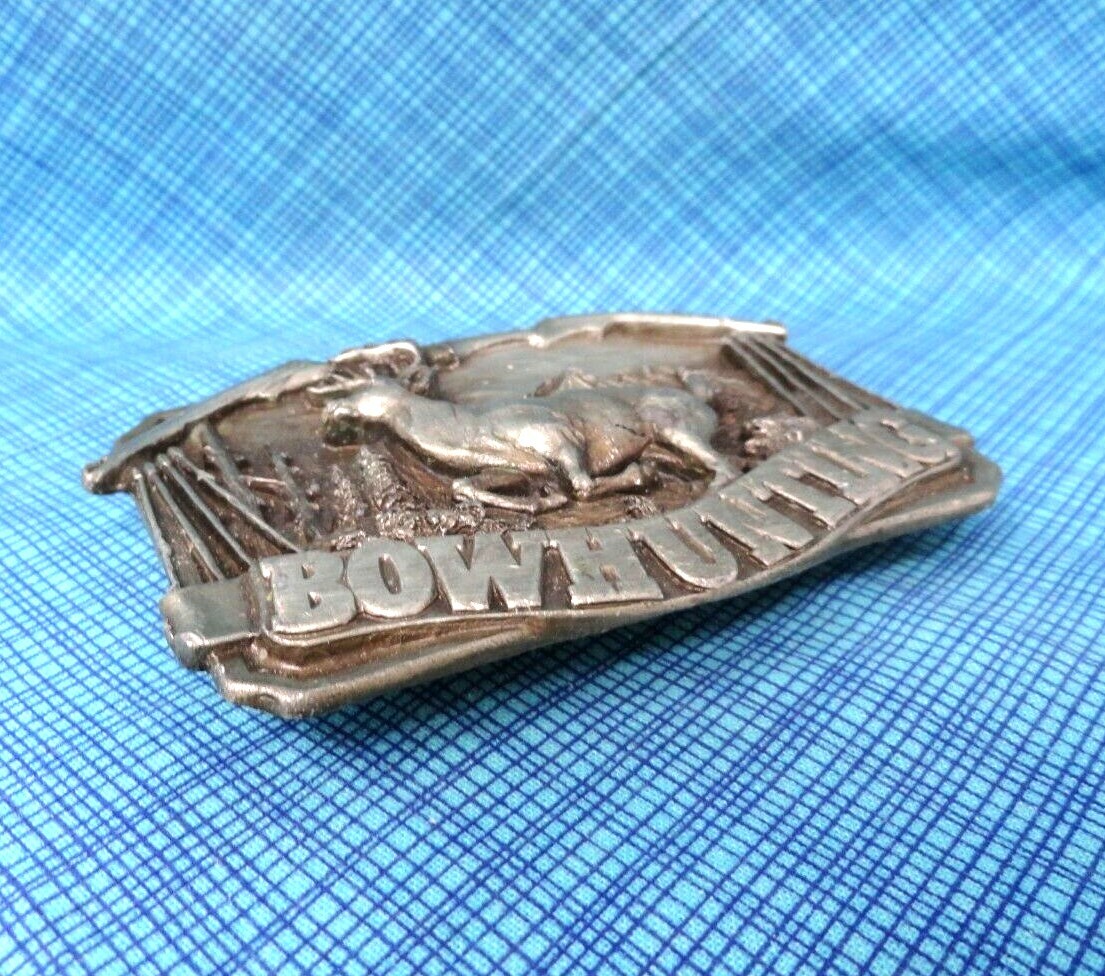 Bowhunting Belt Buckle Deer Hunter Nature Mountains Vtg 1983 Bergamot .DBD347