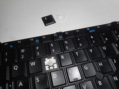 READ*** SINGLE KEY CAP+PLASTIC CLIP FROM 564JN NSK-DW4BC REV A00 NIC03