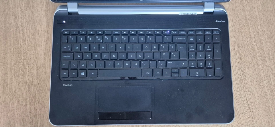 Hp Pavilion 15 15.6 Touchscreen Amd A8-4555m 500GB SSD 8GB RAM Chromebook - Image 4 of 4