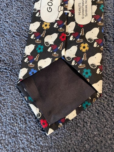 Corbata deportiva de fútbol Snoopy para hombre 100 % seda hecha en EE. UU. - Imagen 5 de 6