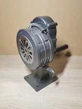 BASE MOUNT VIXEN HAND CRANK MANUAL OPERATED AIR RAID ALARM METAL PORTABLE SIREN