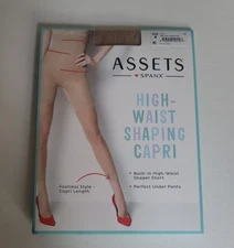 Assets by Spanx High Waist Shaping Capri in Nude sz 4