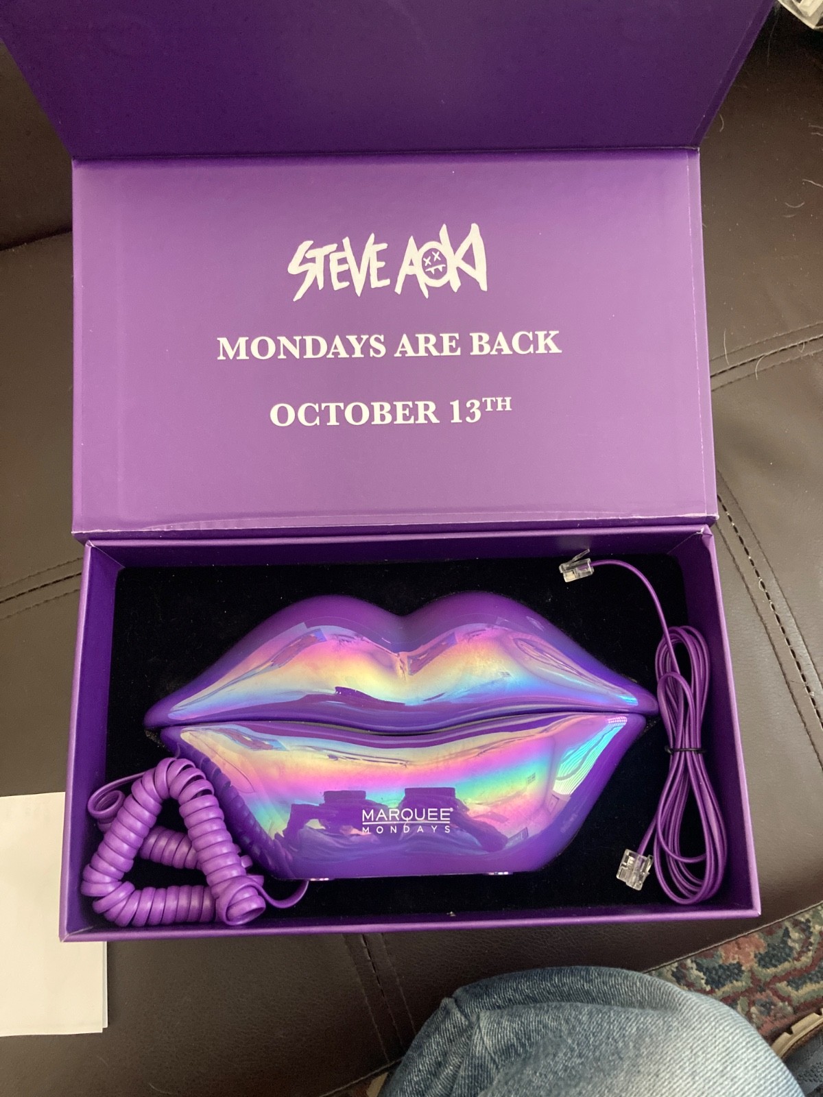 Marquee Nightclub Telephone Lips