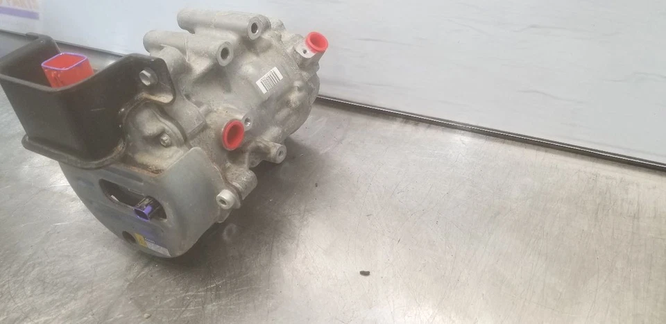 23 TOYOTA TUNDRA AC COMPRESSOR 3.4L HYBRID - Image 3 of 4