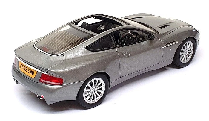 Beanstalk 1/18 Scale 25625G - Aston Martin Vanquish Bond 007 Die Another Day - Image 3 of 4