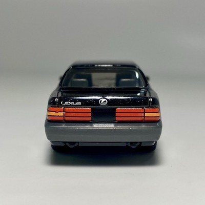 Matchbox 1994 Lexus LS 400 1:64 Scale Diecast Diorama Model Car