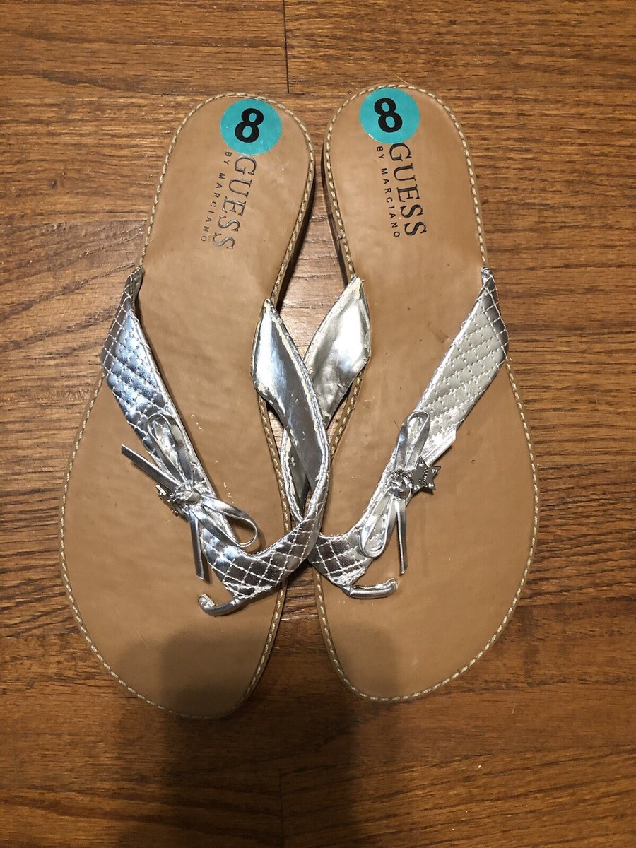Guess Womens Tutu Bow Thong With Charm Silver Flat Flip-Flops