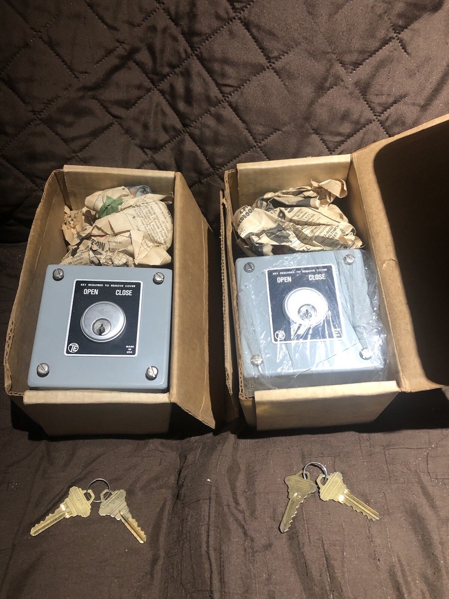 2 Teco SKS-2 Surface Mount Key Switch Open Close Enclosure NEMA w