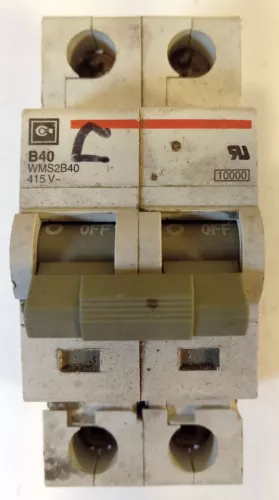 1 USED CUTLER-HAMMER WMS2B40 B40 2 POLE CIRCUIT BREAKER ***MAKE OFFER***