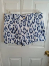 Crown & Ivy Shelby Scallop Shorts Women’s Blue and white Sz 12P Nice