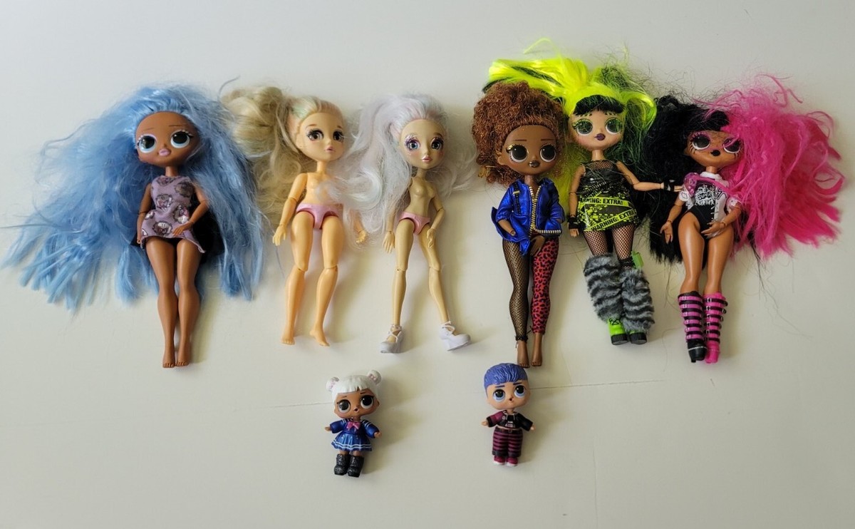 LOL Surprise OMG HUGE LOT Dolls plus small figures Read