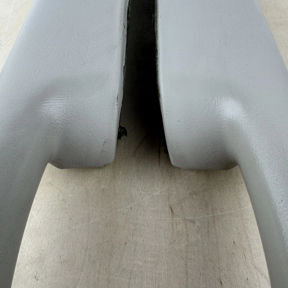 2000-2006 Escalade Tahoe Yukon RH LH Rear Arm Rest Door Pull Handle Pair Tan OEM - Image 4 of 4