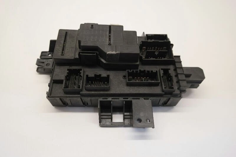 Lincoln MKS 2010 caja de fusibles interior OEM AA5T 15604 DA Foto 2 de 4