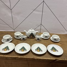 16 Piece Christmas Porcelain Toy Tea and Plate Set Full