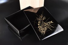 F7354 : BOITE AUX LETTRES japonaise en bois laqué Wajima. avec boite signée