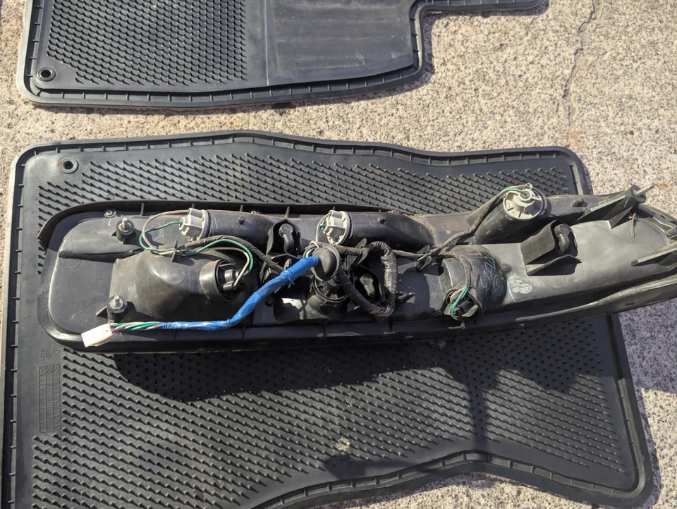 Conjunto de luz trasera izquierda para conductor Lexus SC300 SC400 92-94 OEM Foto 4 de 4