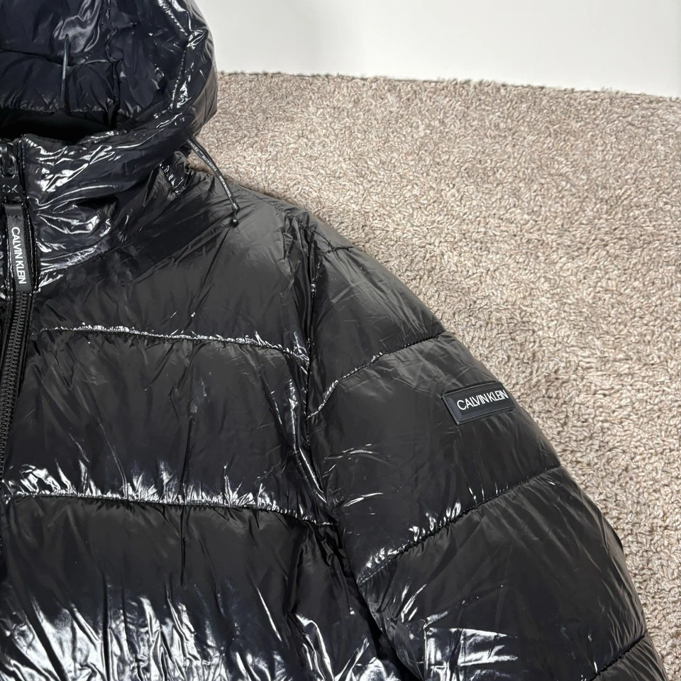 Chaqueta acolchada negra Sorona Aura mediana para hombre Calvin Klein holográfica brillante Foto 2 de 4