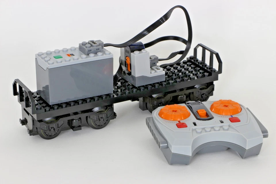 LEGO Power Functions Eisenbahn: 9V Motor + Fernsteuerung + IR-Empfänger + Waggon - Bild 2 von 4