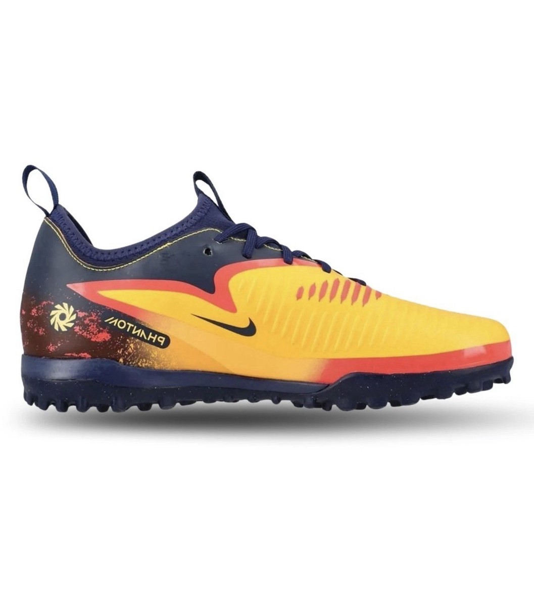 Nike Phantom GX II Academy TF Soccer Turf Shoes Men display picture 1