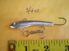 100 MINNOW JIGGING/CASTING LURE BAIT, 3/4 OZ. UNPAINTED/SIDE HOOK, TAIL, RING