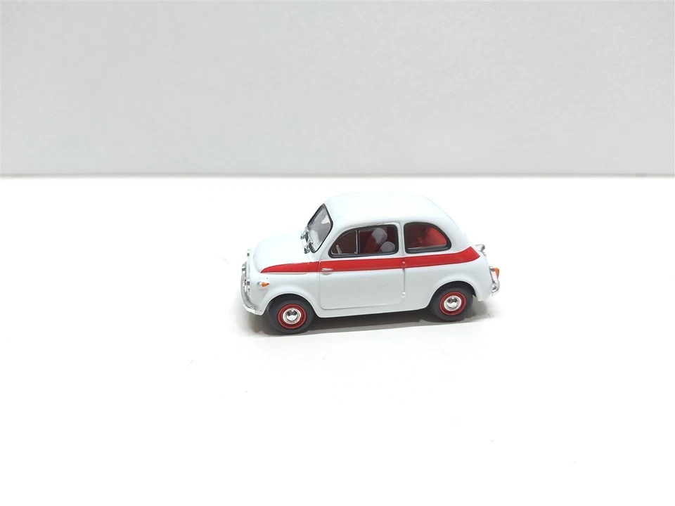 Fiat Nuova 500 Sport Bianco del 1957  - 1/43 Universal Hobbies - Immagine 2 di 3