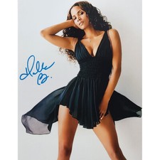 Halle Berry Signed Photo #4 (8x10)