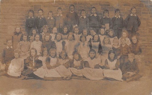 POSTCARD SOMERSET PORTISHEAD PRIMARY SCHOOL CHILDREN LINE UP c 1909 RP