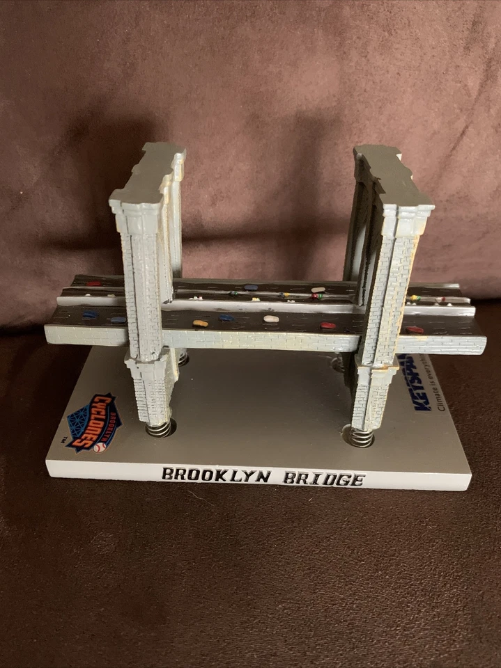 RARE BROOKLYN BRIDGE BOBBLEHEAD SGA NY METS MiLB KEYSPAN PARK BOBBLE CYCLONES - Image 3 of 4