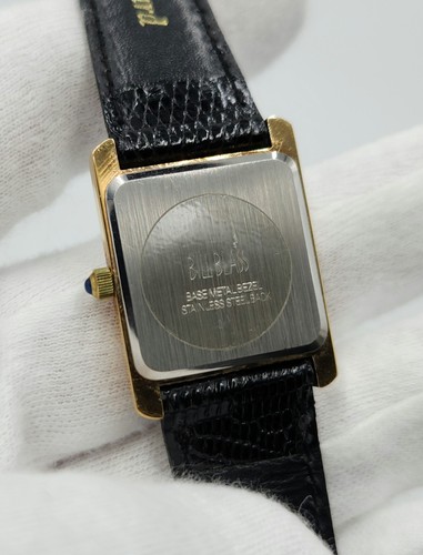 Reloj de cuarzo Bill Blass "Tank" para dama tono dorado con esfera blanca y números romanos - Imagen 16 de 19