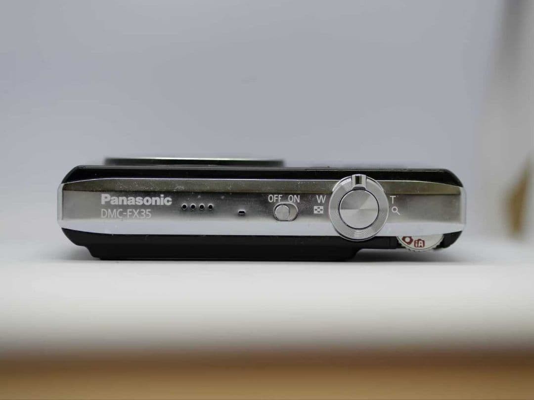 Panasonic LUMIX DMC FX35 10MP Digital Camera with LEICA Lens HDMI