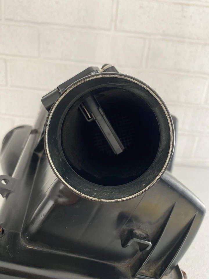 Коробка очистителя правого воздухозаборника фильтра 10-13 Land Rover L319 L320 LR4 5,0 л изготовитель оборудования - Изображение 3 из 4