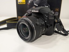 Nikon D3300 DSLR Camera 18-55mm VR Lens Wi-Fi Bundle Kit Low Shutter