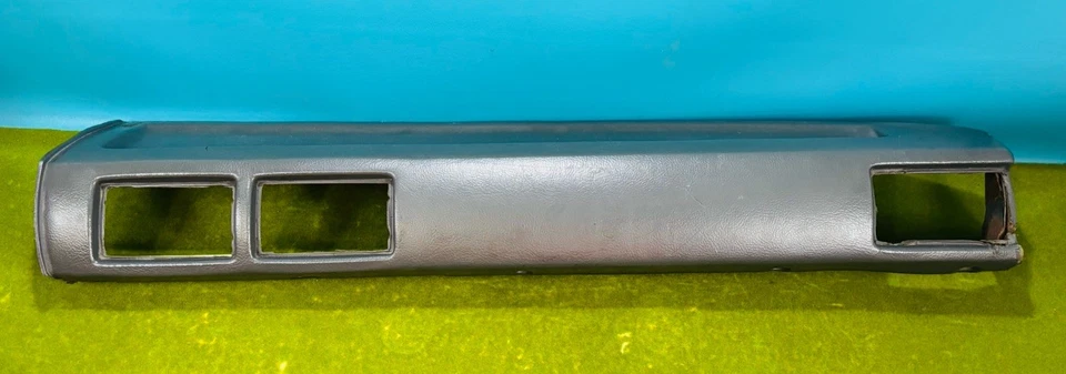 84-88 Toyota Gray Pickup truck 4Runner OEM Dash Pad Damaged 4x4 4wd 2wd SR5 - Image 2 of 4