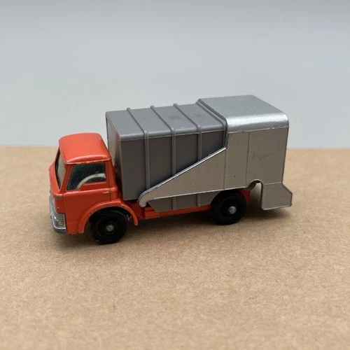 Lesney Matchbox Series  No 7 Refuse Truck #P