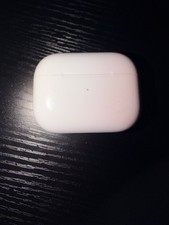 Apple AirPods Pro with Wireless Charging Case 1st Generation READ DESCRIPTION 