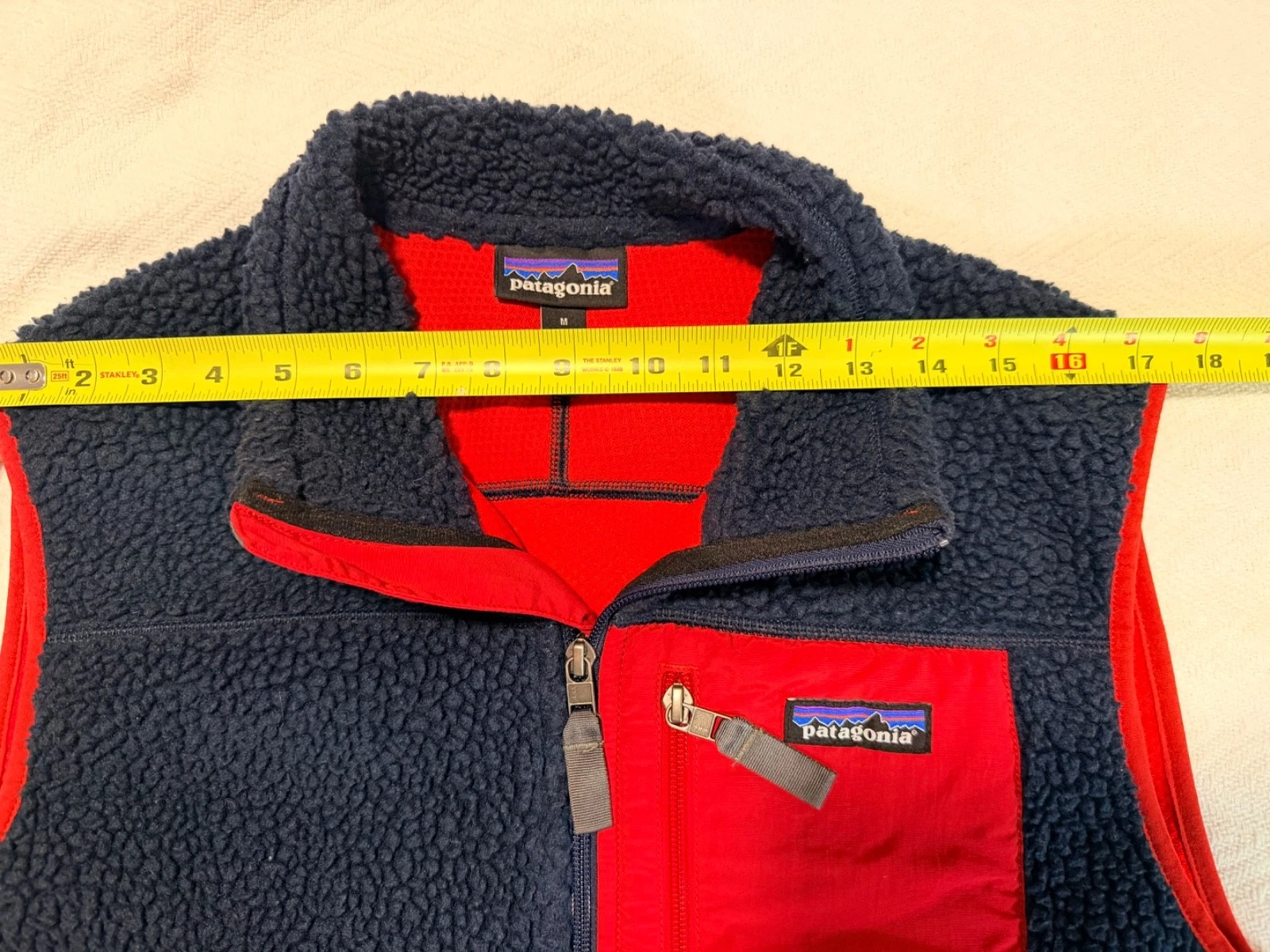 Patagonia Men's Classic Retro-X Fleece Vest M Navy Blue Red - product detail image 2