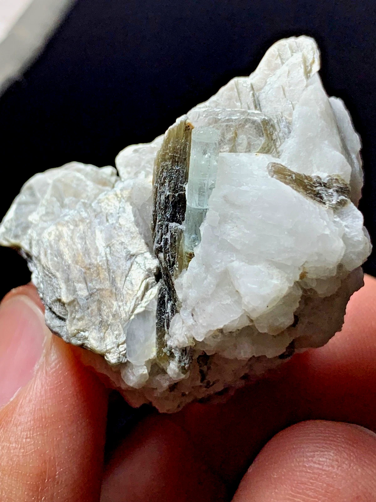 Blue Aquamarine Crystal Specimen — 140 ct, Pakistan (Nagar)