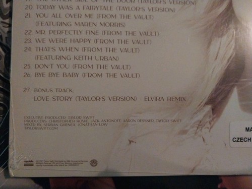 TAYLOR SWIFT 3 LP FEARLESS RED VINYL TARGET EXCLUSIVE LIMITED EDITION SEALED - Picture 3 of 3