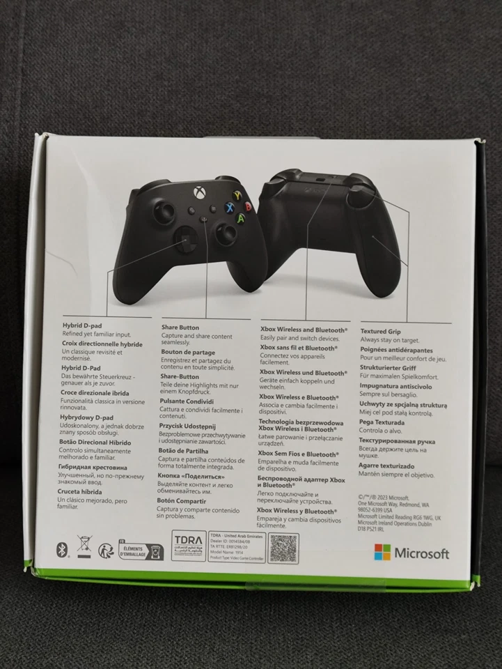 Xbox Series Wireless Controller Carbon Black - Brand New Sealed - Fast Dispatch - Image 2 of 3