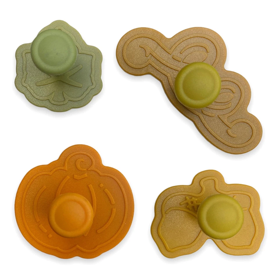 Williams Sonoma Cosecha de Otoño Juego de 4 Cortadores de Corteza de Pastel Hoja de Calabaza Bellotas Vid Foto 2 de 4