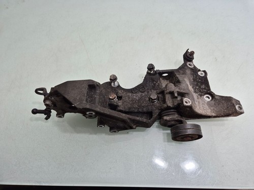 Volkswagen PASSAT B6 2009 Halterung Lichtmaschine 03L903143 Diesel 125kW
