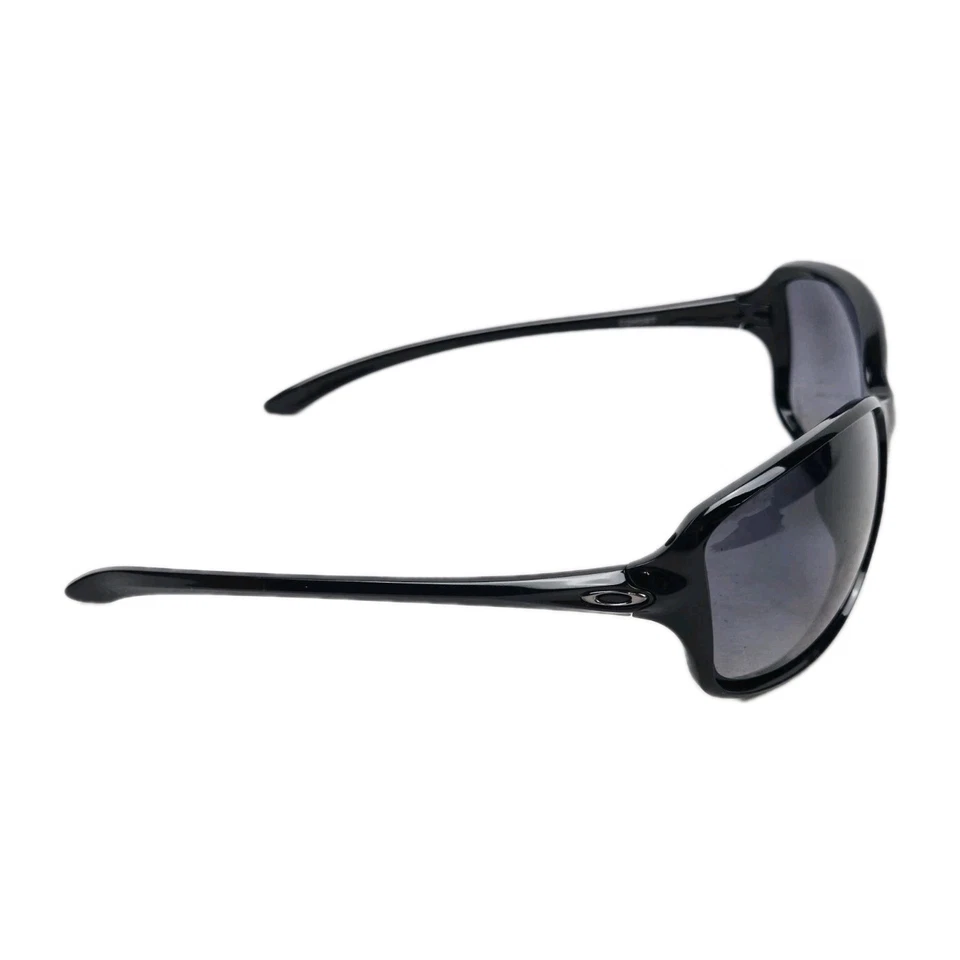 Gafas de sol Oakley Cohort OO9301-0461 pulidas negras con gris degradado polarizadas Foto 3 de 4