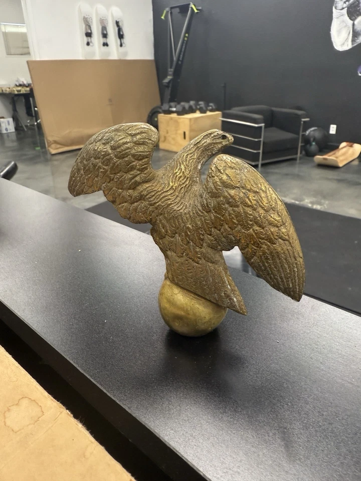 Винтажная Твердая Латунная Финиал с Орлом — Патриотический Декор — Украшенный Дизайн с Крылом - Изображение 2 из 3