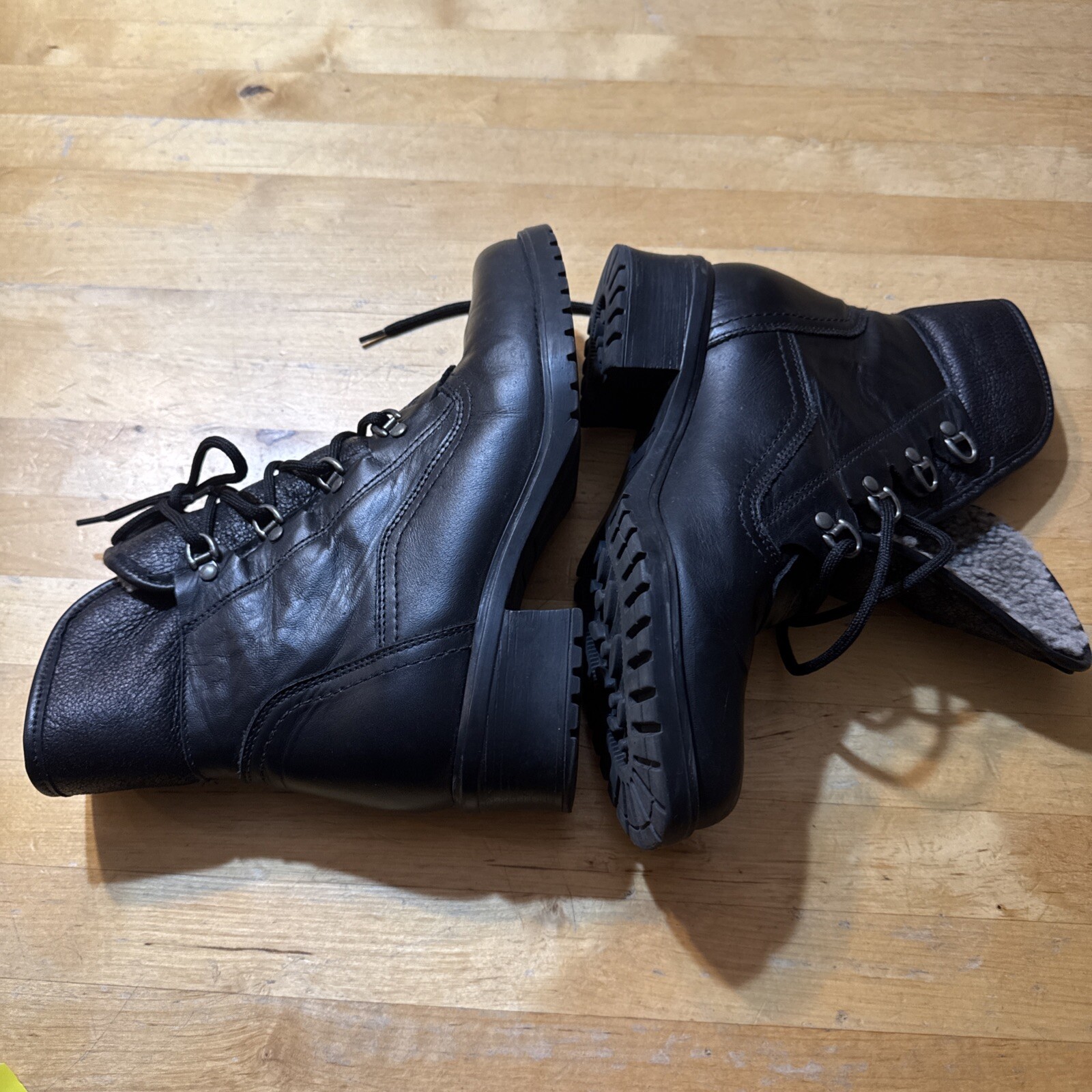 Barbo Boots Women's Size 8 Canadian Made Leather with Shearlinglike Lining