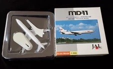 JAL Japan Airlines Mcdonnell Douglas MD-11 w/ Stand Scale 1:500, Star Jets IOB