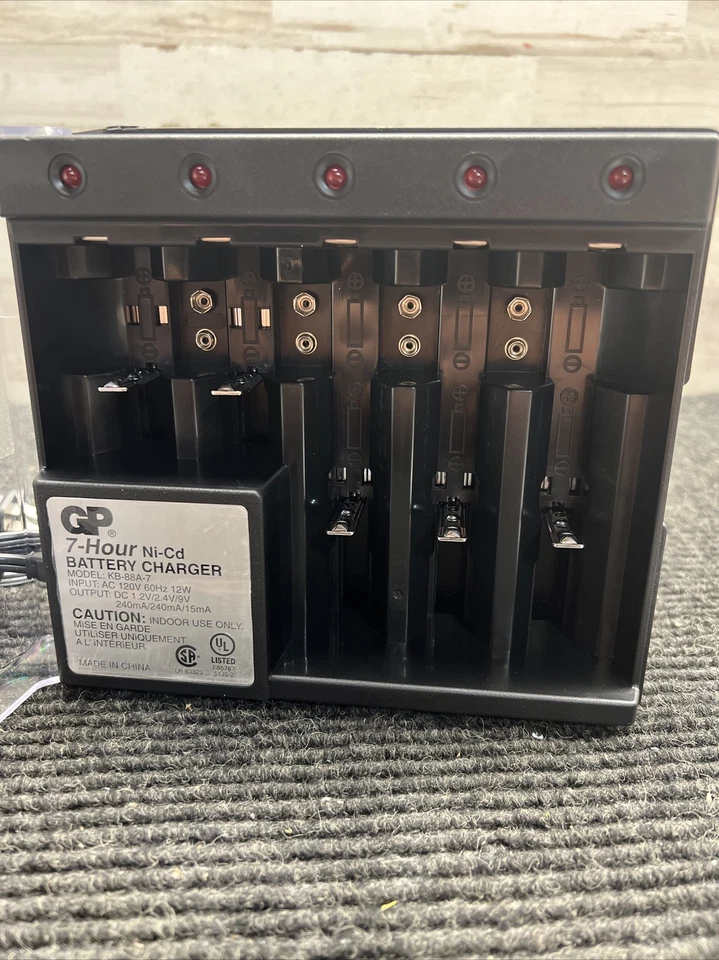 Nuevo Cargador de Batería GP 7 Horas NI-CD, AC 120V 60Hz 12W Foto 4 de 4