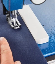 Magnetic seam guide longer ledge to guide your fabric straight Center Placement