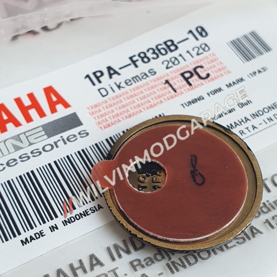 Genuine Parts Yamaha Tuning Fork Mark Emblem Logo GOLD 2.5 CM 1PA