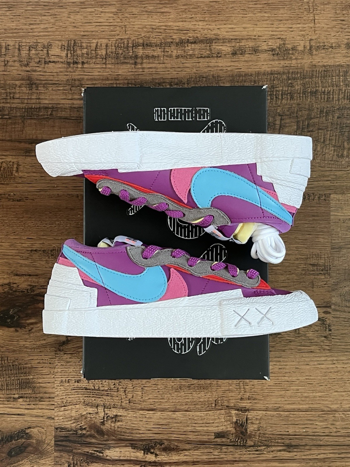 SACAI X NIKE Nike Blazer Low x KAWS x Sacai 'Purple Dusk' (taglia uomo 7 5 wmns 9)